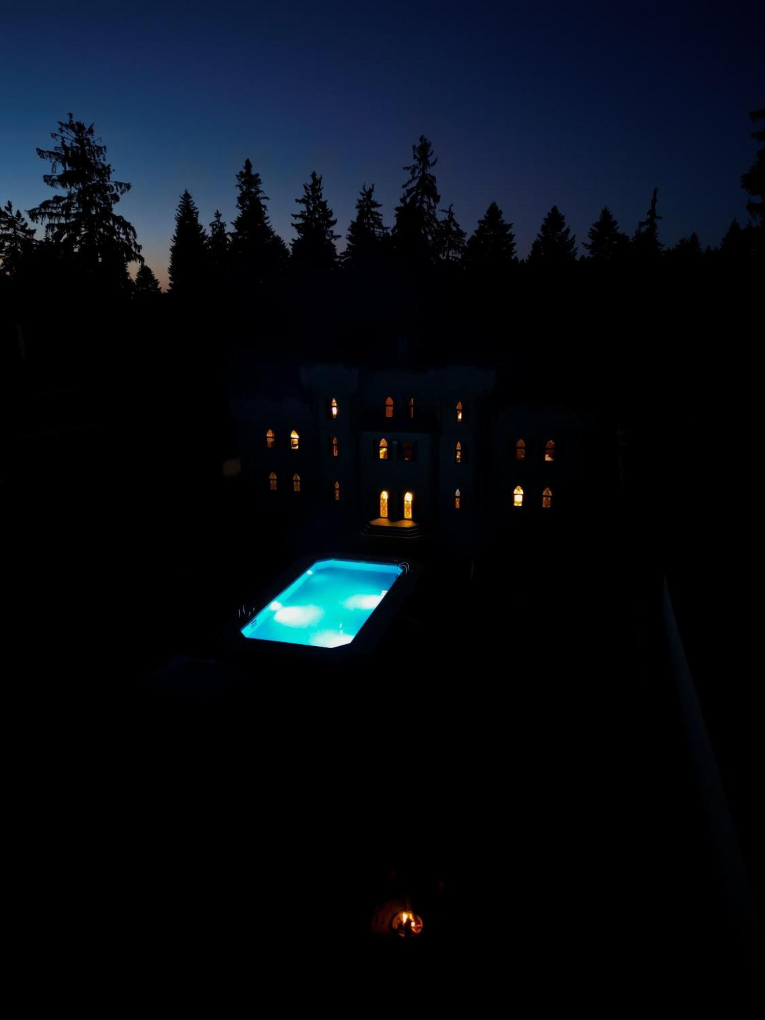 The Castle - Your Unique Way Of Retreat 보로베츠 외부 사진