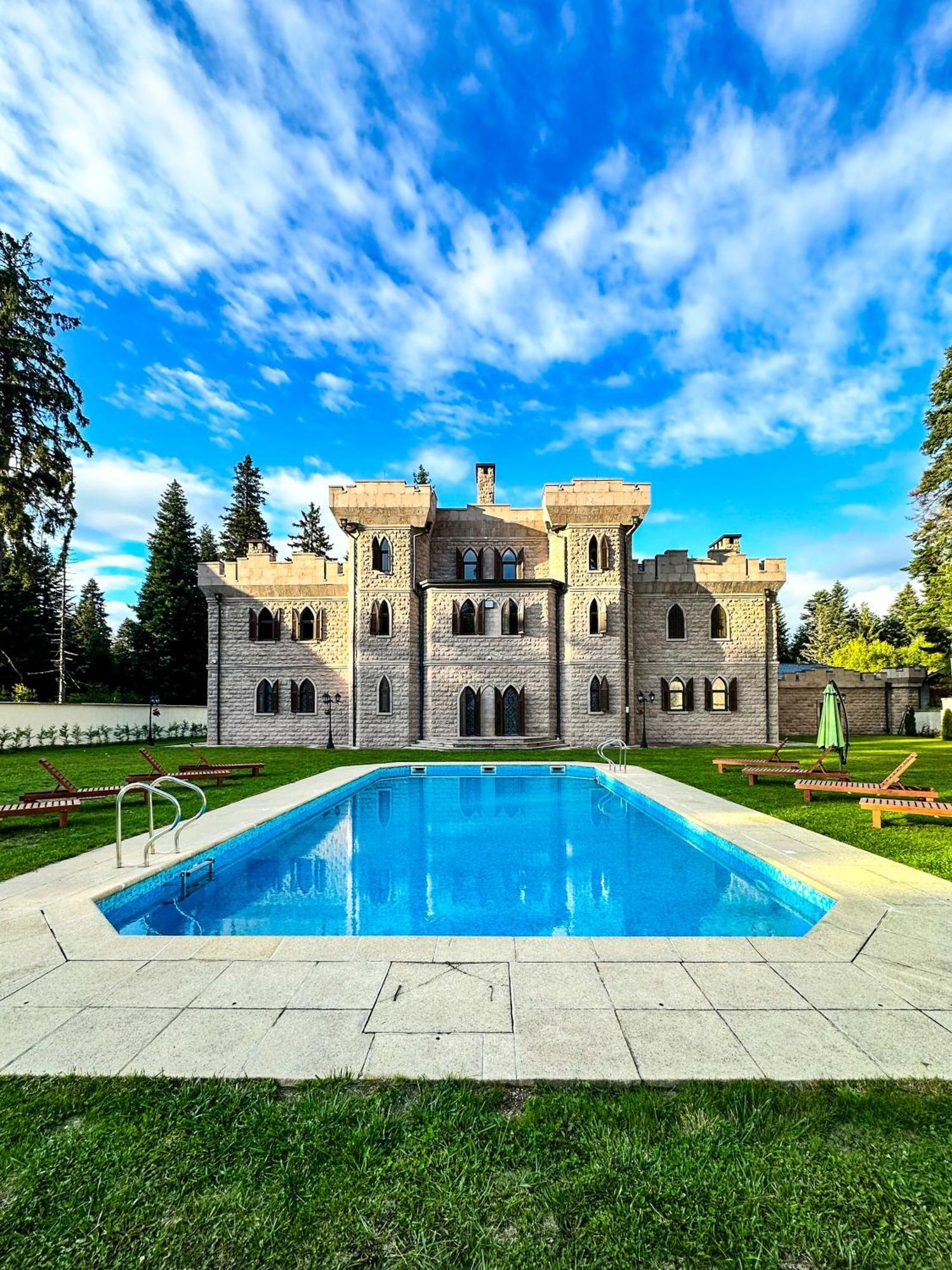 The Castle - Your Unique Way Of Retreat 보로베츠 외부 사진